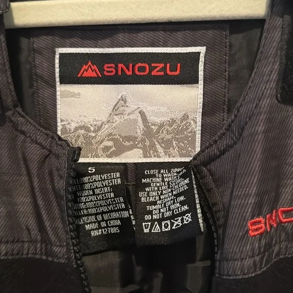 Snozu Snowsuit size 5 - Picture 2 of 3